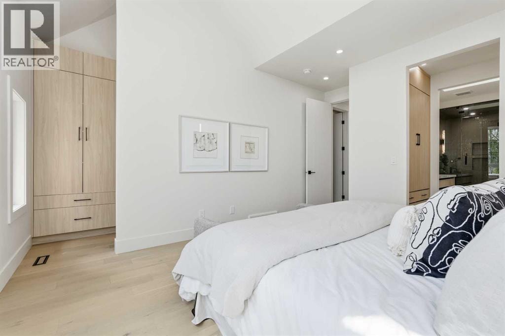 510 54 Avenue SW — photo 23
