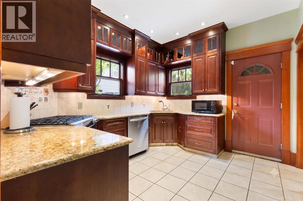 508 10 Avenue NE — photo 11