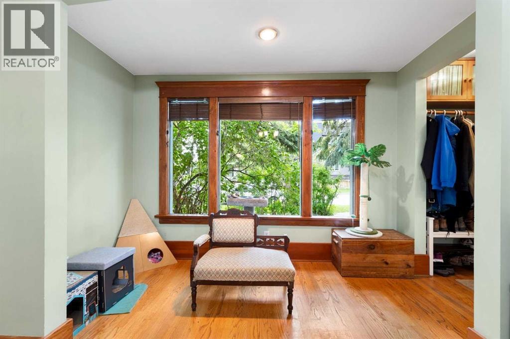 508 10 Avenue NE — photo 3