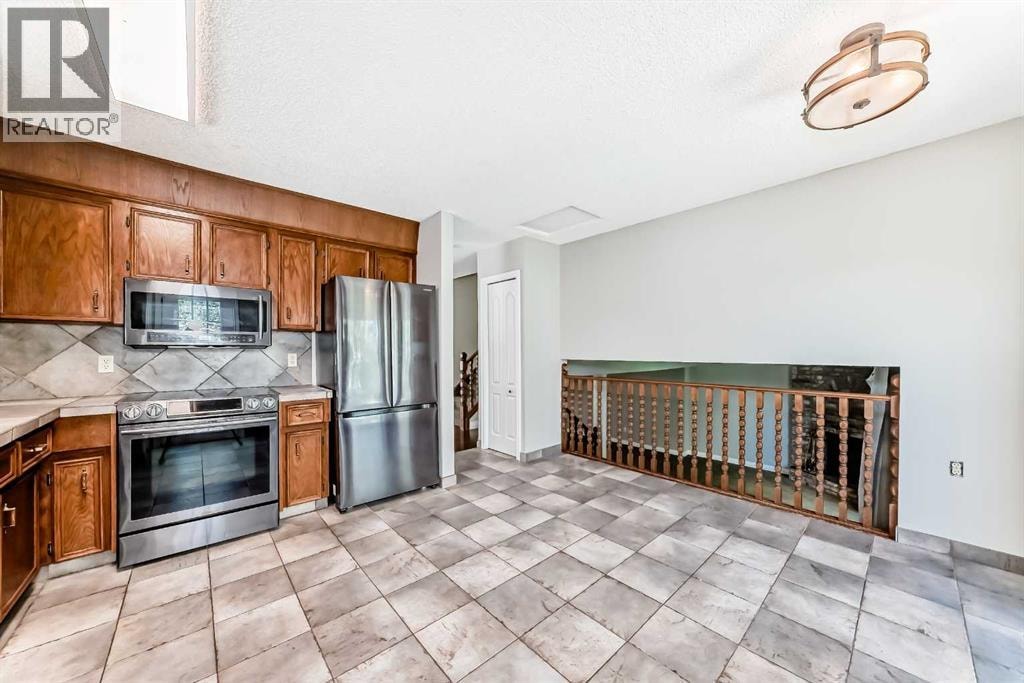 55 Woodstock Way SW — photo 13
