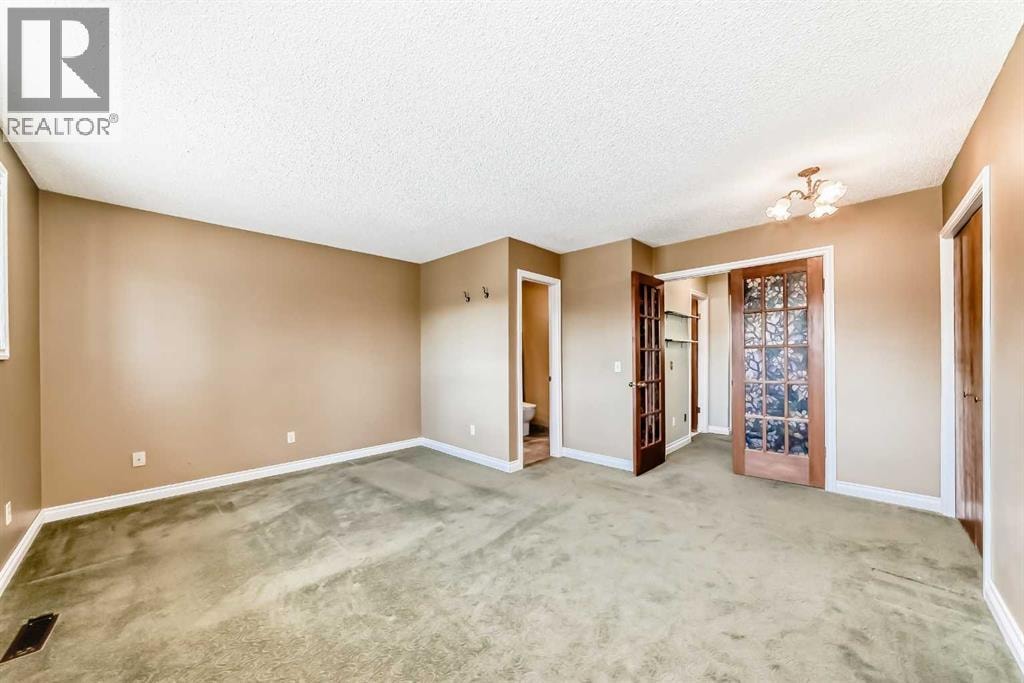 55 Woodstock Way SW — photo 16