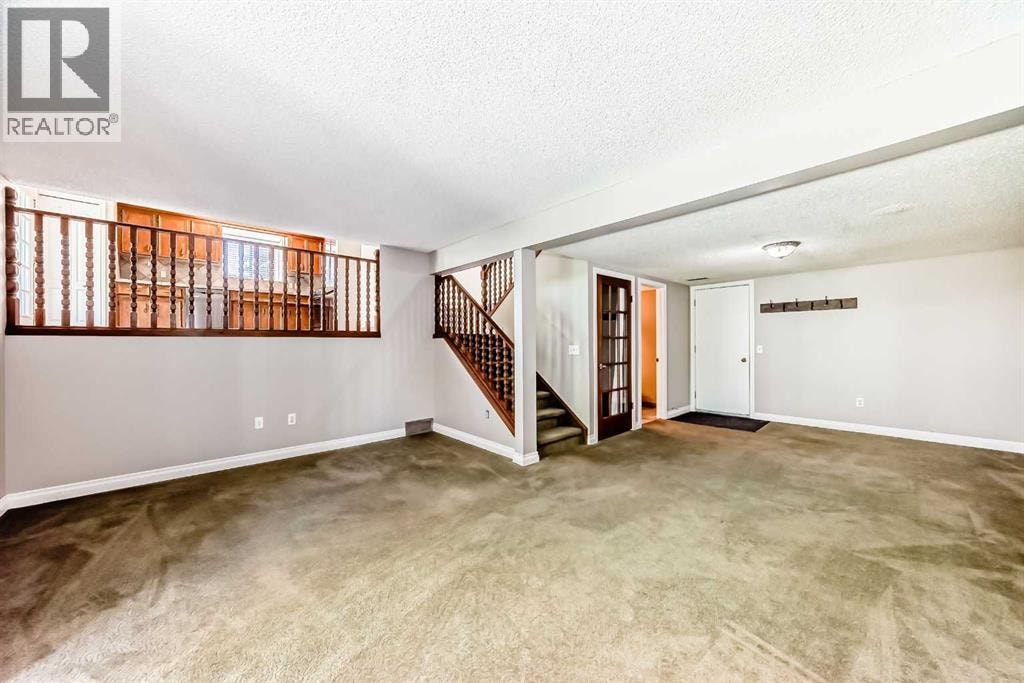 55 Woodstock Way SW — photo 26