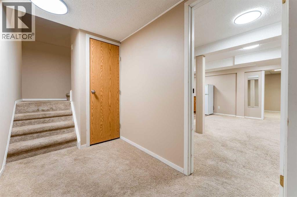 2023 8 Avenue NE — photo 27