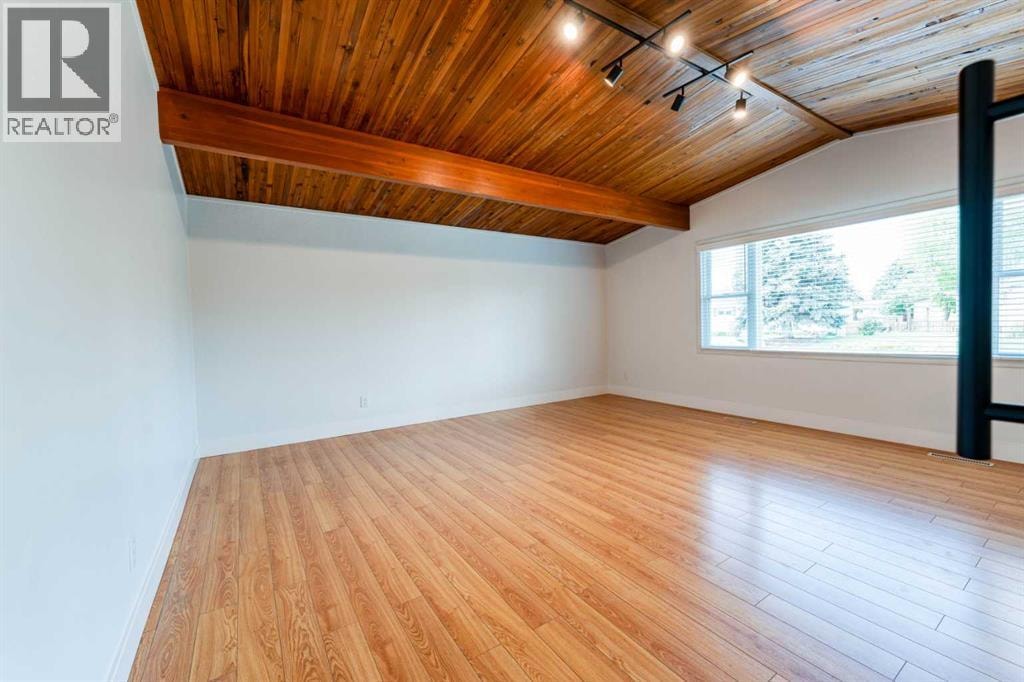 2023 8 Avenue NE — photo 13