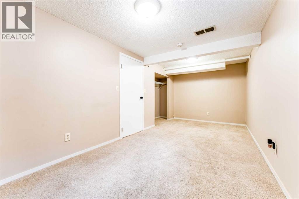 2023 8 Avenue NE — photo 35