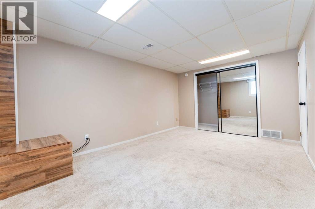 2023 8 Avenue NE — photo 32