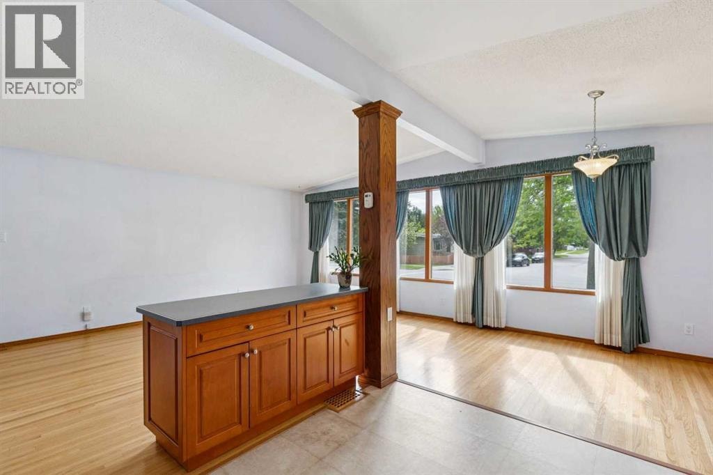 4823 Brisebois Drive NW — photo 15
