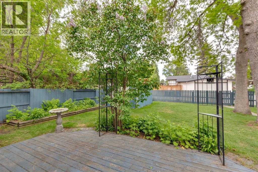 4823 Brisebois Drive NW — photo 34