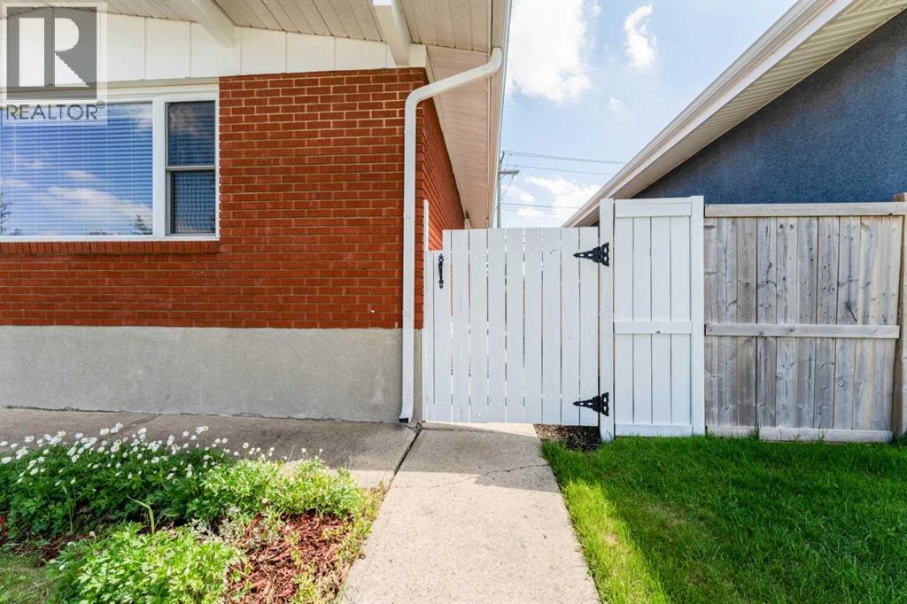 2023 8 Avenue NE — photo 47