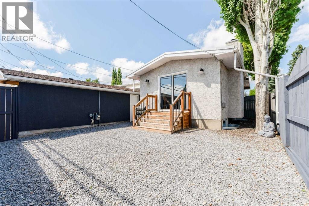 2023 8 Avenue NE — photo 38