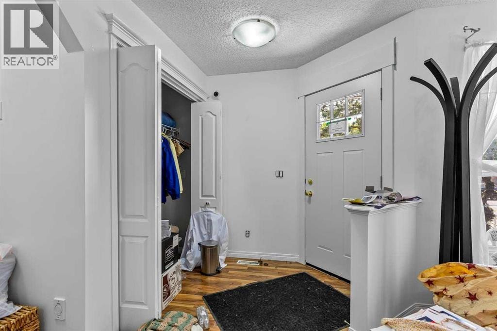 303 Bridlemeadows Common SW — photo 3