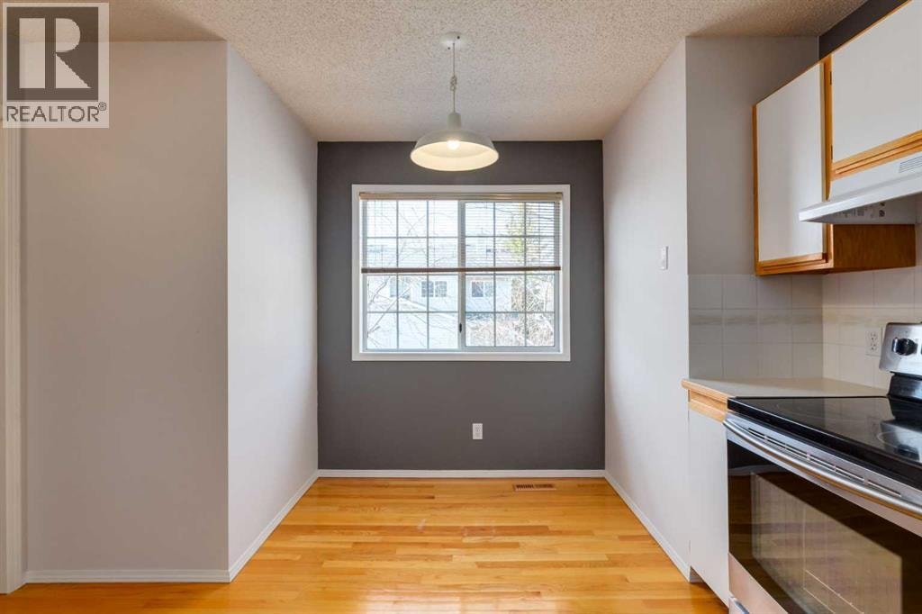 318 Hawkstone Manor NW — photo 12