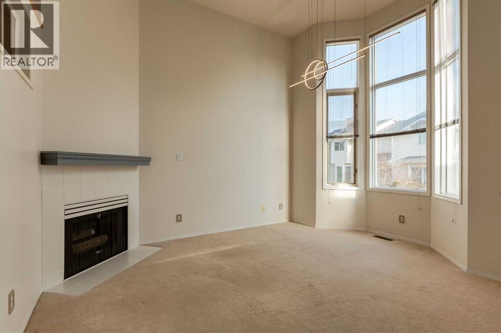 318 Hawkstone Manor NW — photo 3