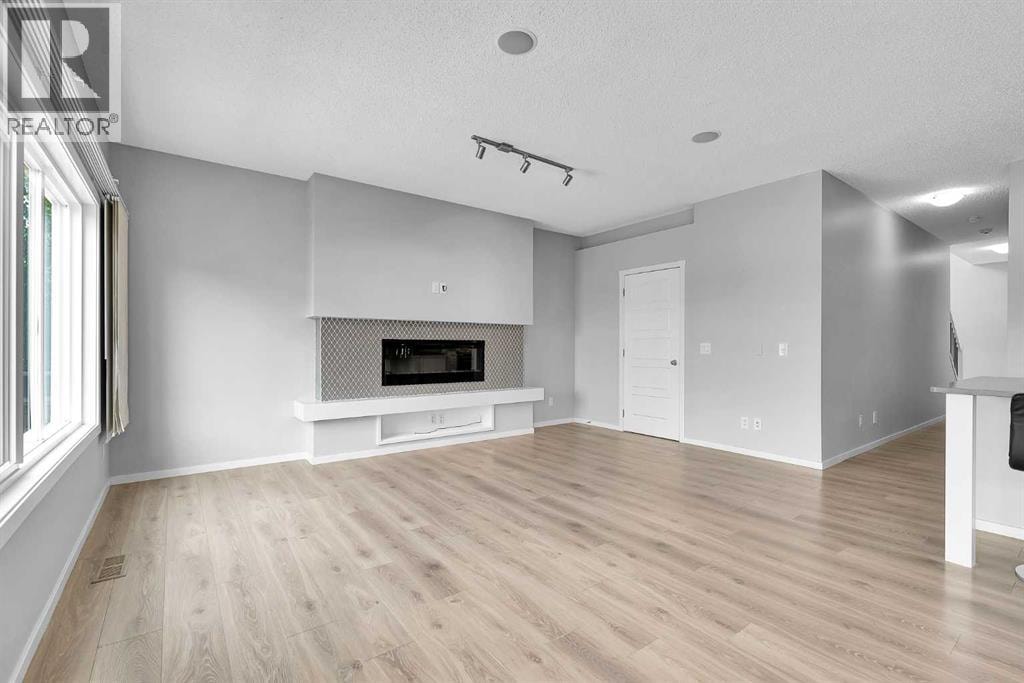 300 Walgrove Boulevard SE — photo 7