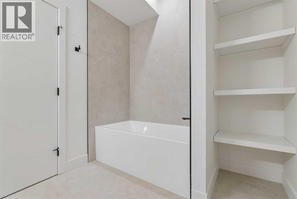 1025 32 Avenue NW — photo 43