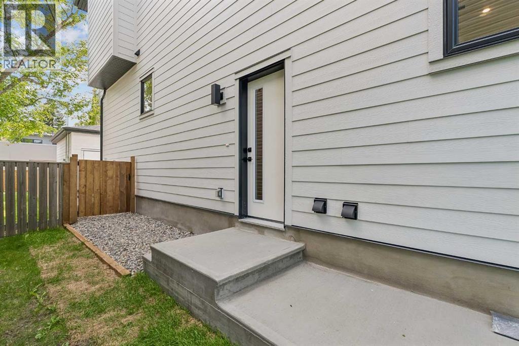 1025 32 Avenue NW — photo 48