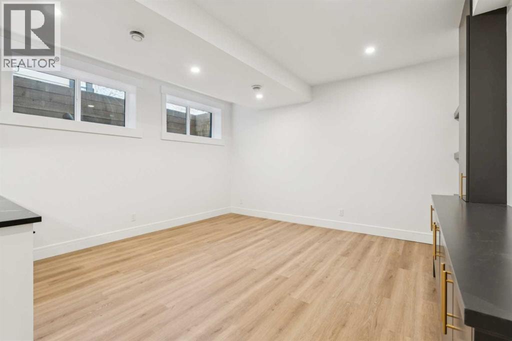 4216 16 Street SW — photo 35