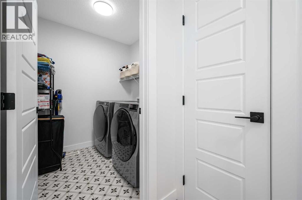 346 Edith Road NW — photo 35