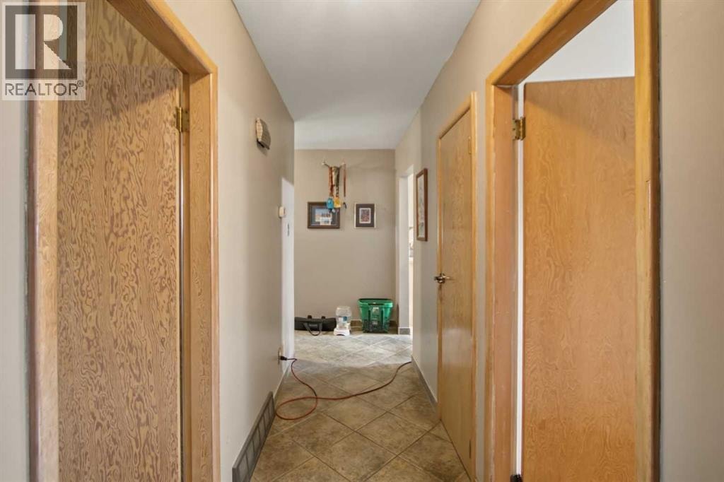 2026 27 Street SE — photo 12