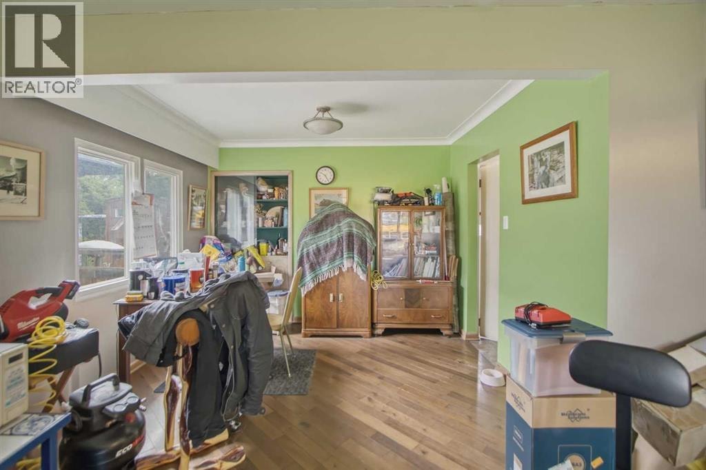 2026 27 Street SE — photo 7