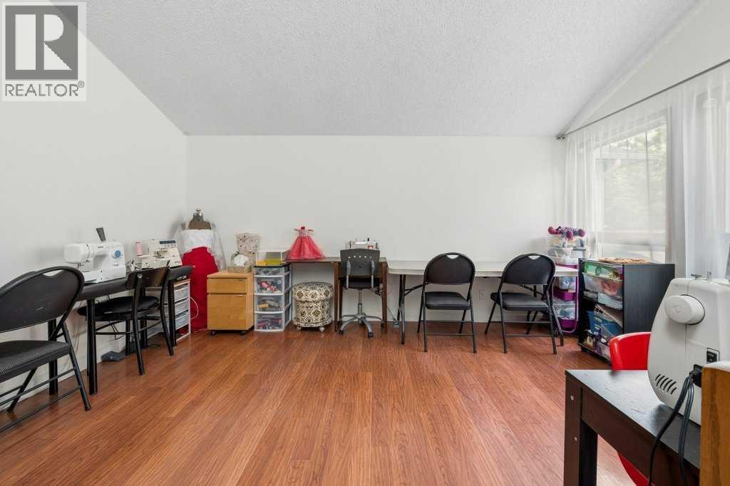112 Cedargrove Way SW — photo 4