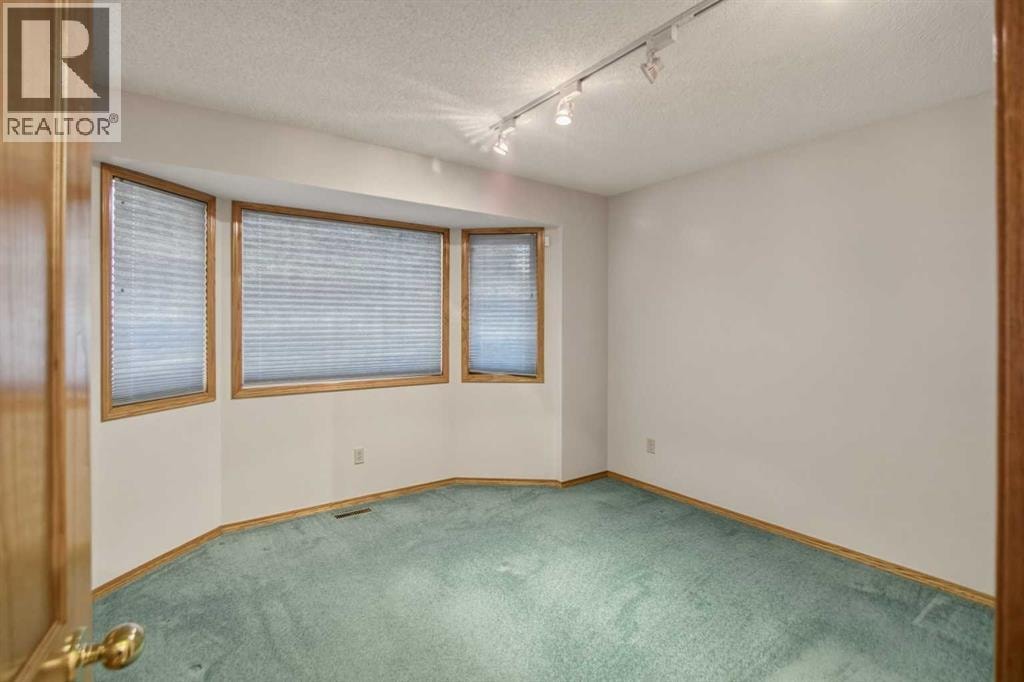 240 Varsity Estates Terrace NW — photo 16