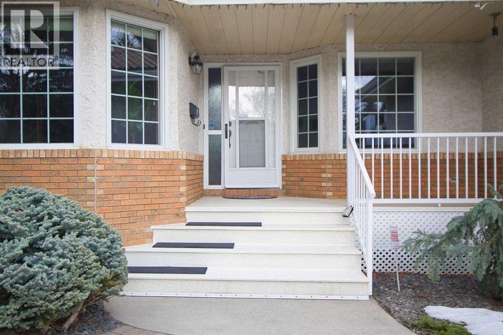 240 Varsity Estates Terrace NW — photo 4