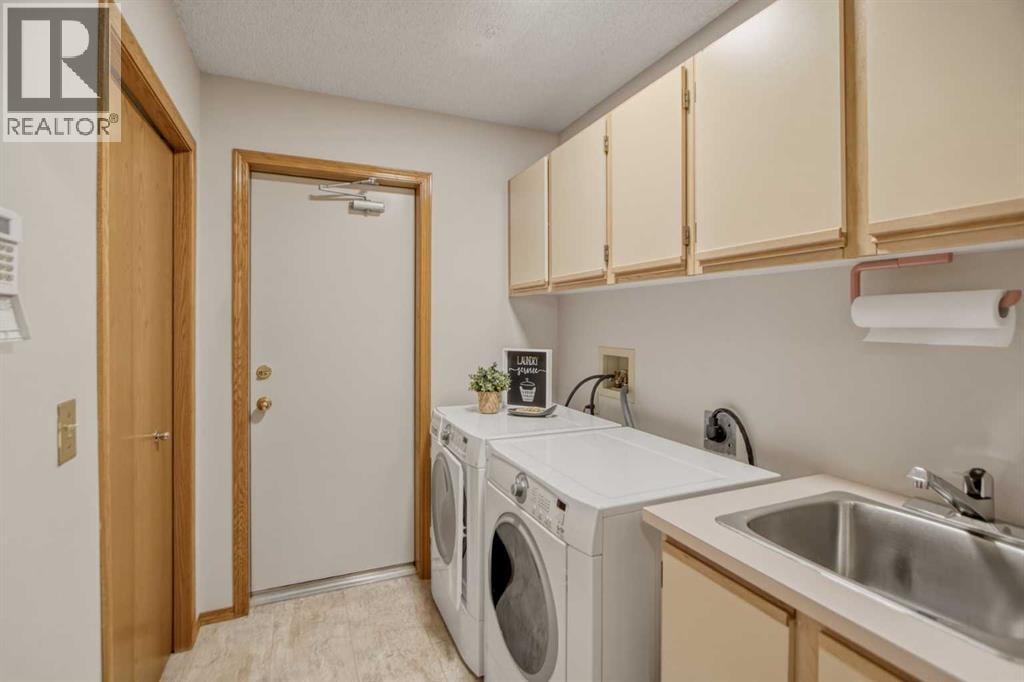 240 Varsity Estates Terrace NW — photo 15
