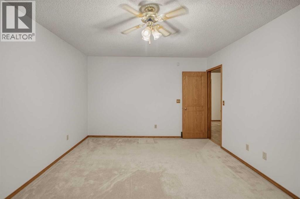 240 Varsity Estates Terrace NW — photo 30