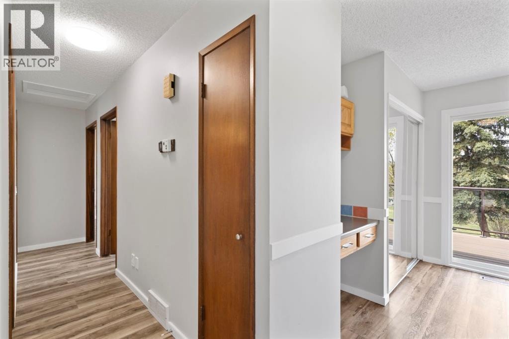 92 Glenhill Drive — photo 17