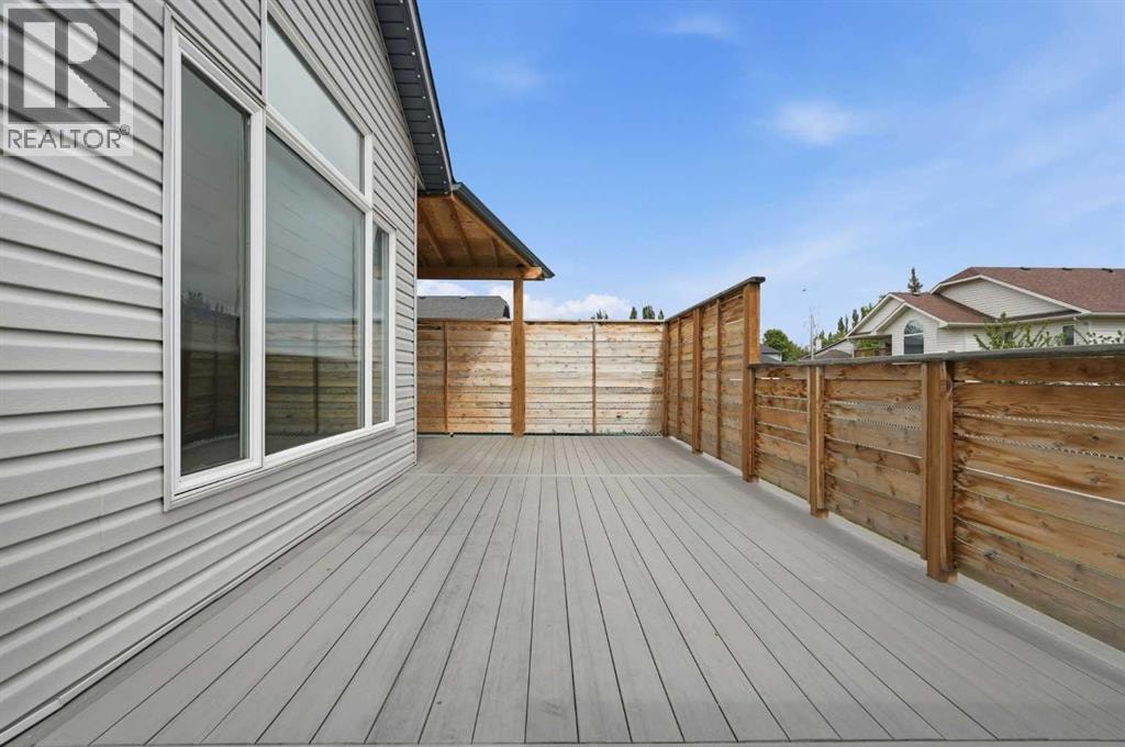 209 Oakmere Close — photo 32
