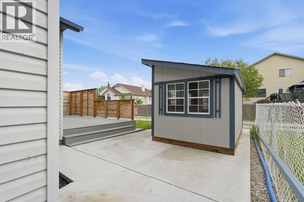 209 Oakmere Close — photo 30