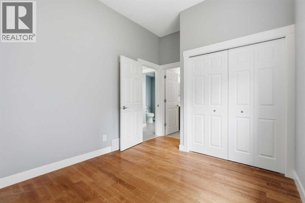 209 Oakmere Close — photo 16
