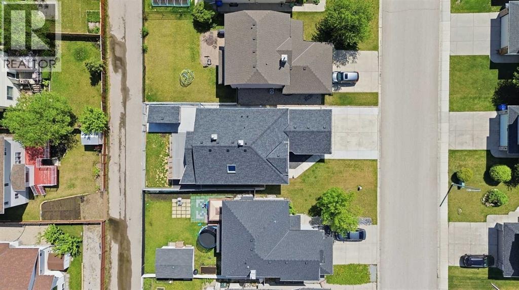 209 Oakmere Close — photo 35