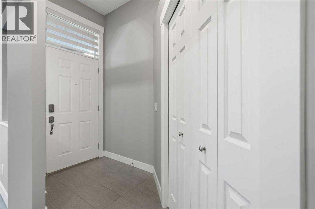 209 Oakmere Close — photo 2