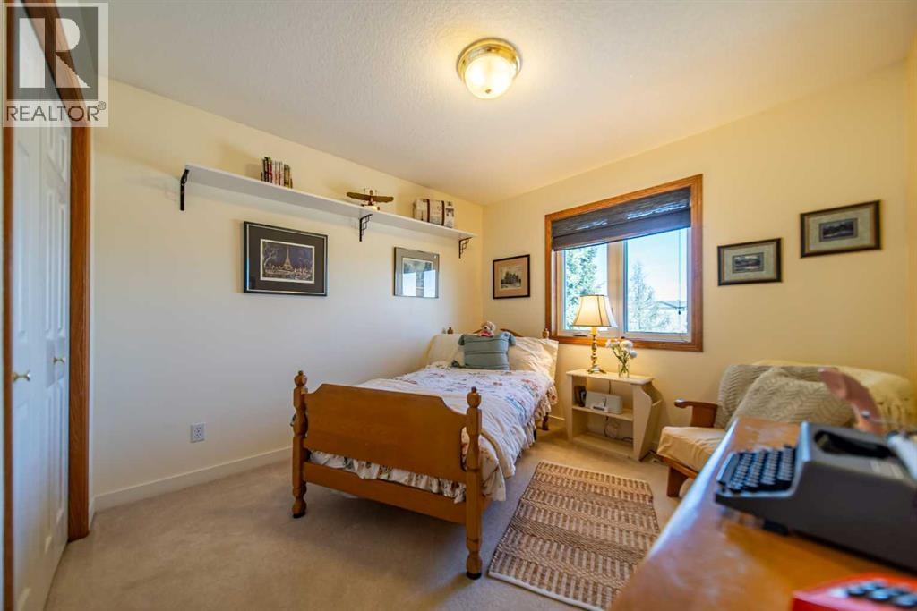 76 Sunset Crescent — photo 28
