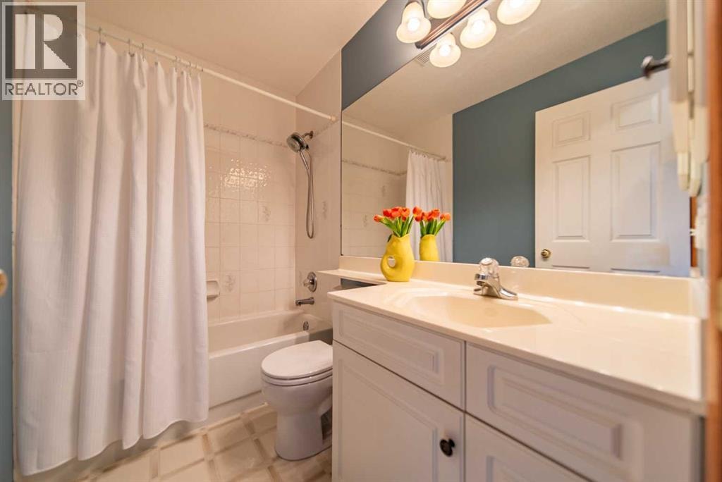 76 Sunset Crescent — photo 30