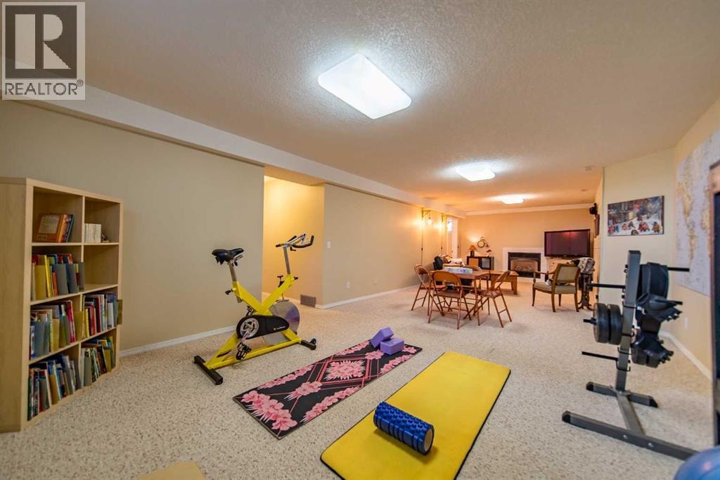 76 Sunset Crescent — photo 32