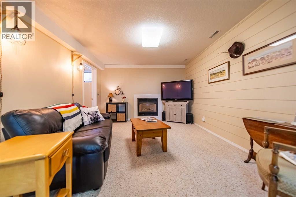 76 Sunset Crescent — photo 34