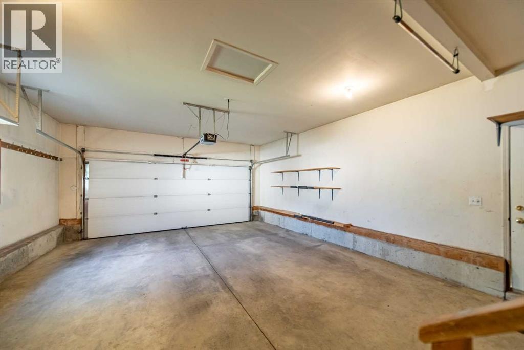 76 Sunset Crescent — photo 37