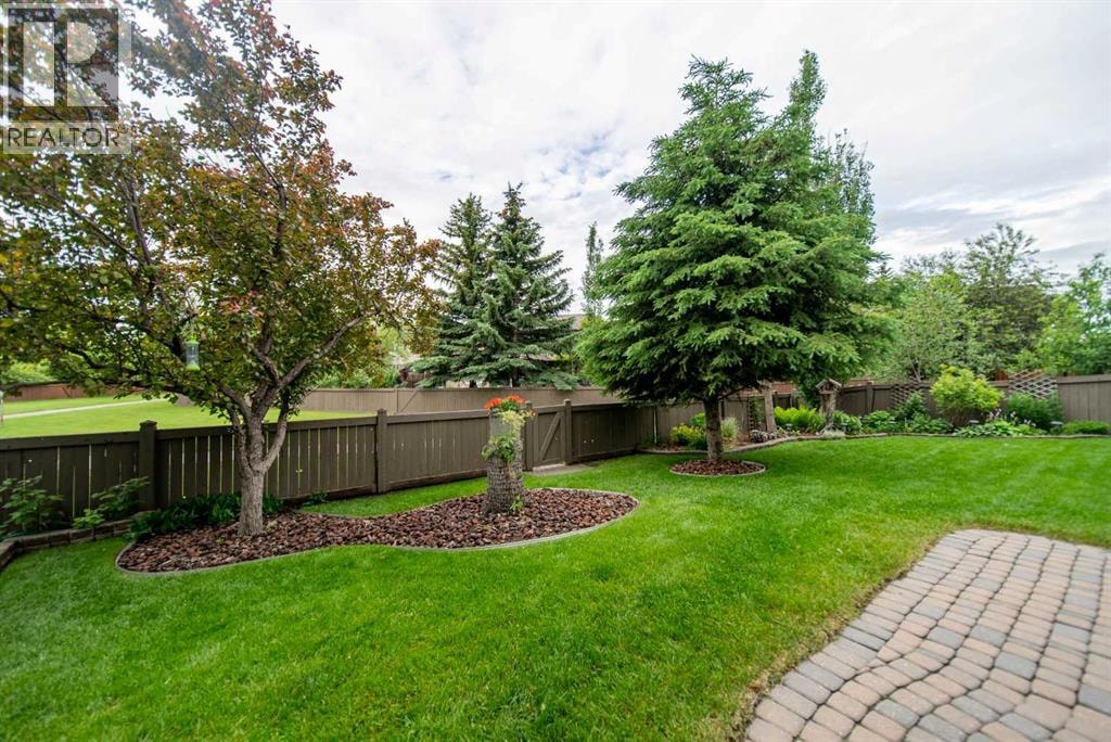 76 Sunset Crescent — photo 41