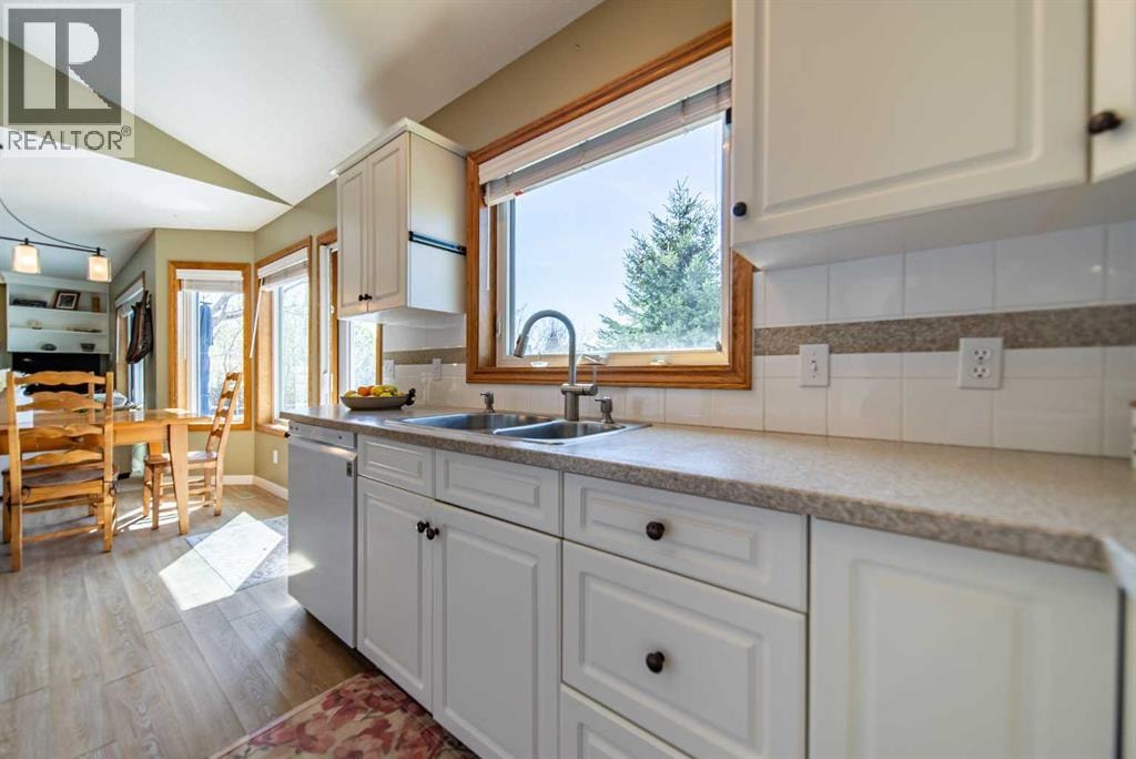 76 Sunset Crescent — photo 16
