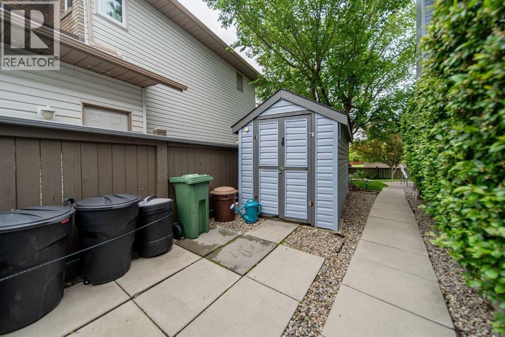 76 Sunset Crescent — photo 43