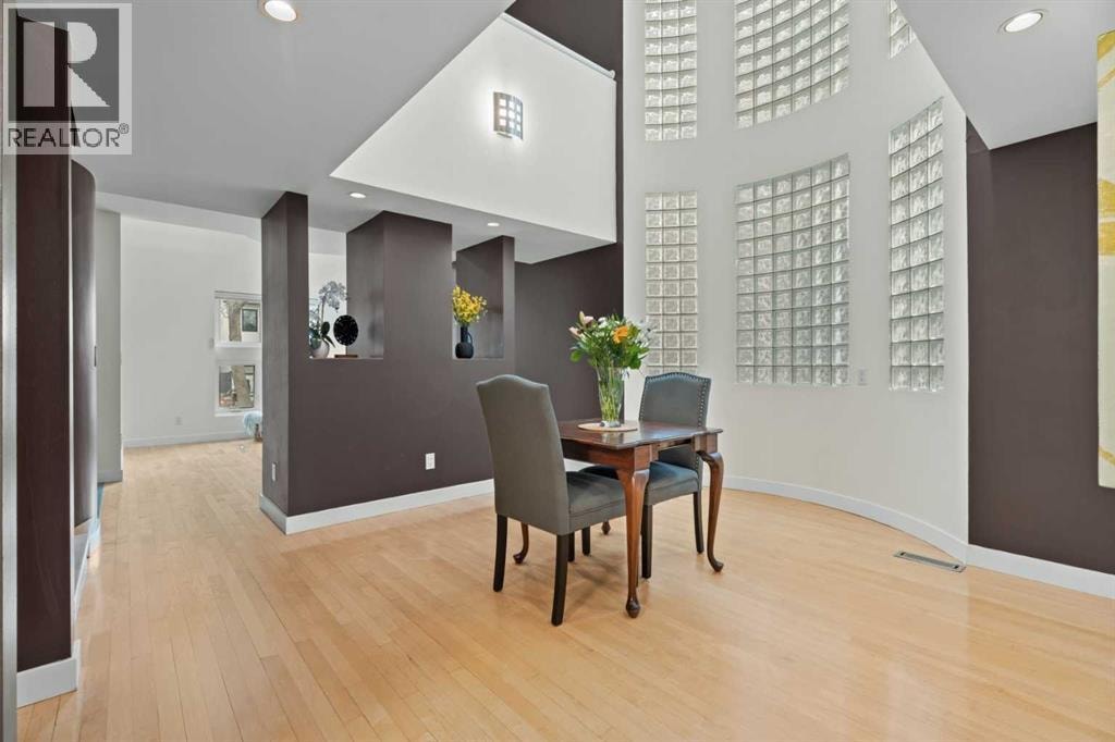 216 4 Avenue NE — photo 12