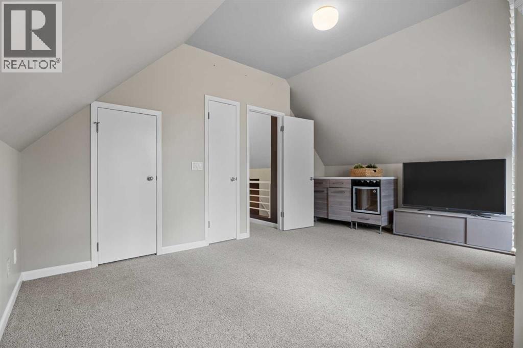 216 4 Avenue NE — photo 36