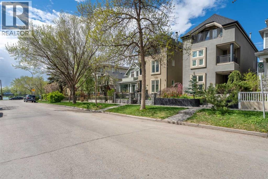 216 4 Avenue NE — photo 4