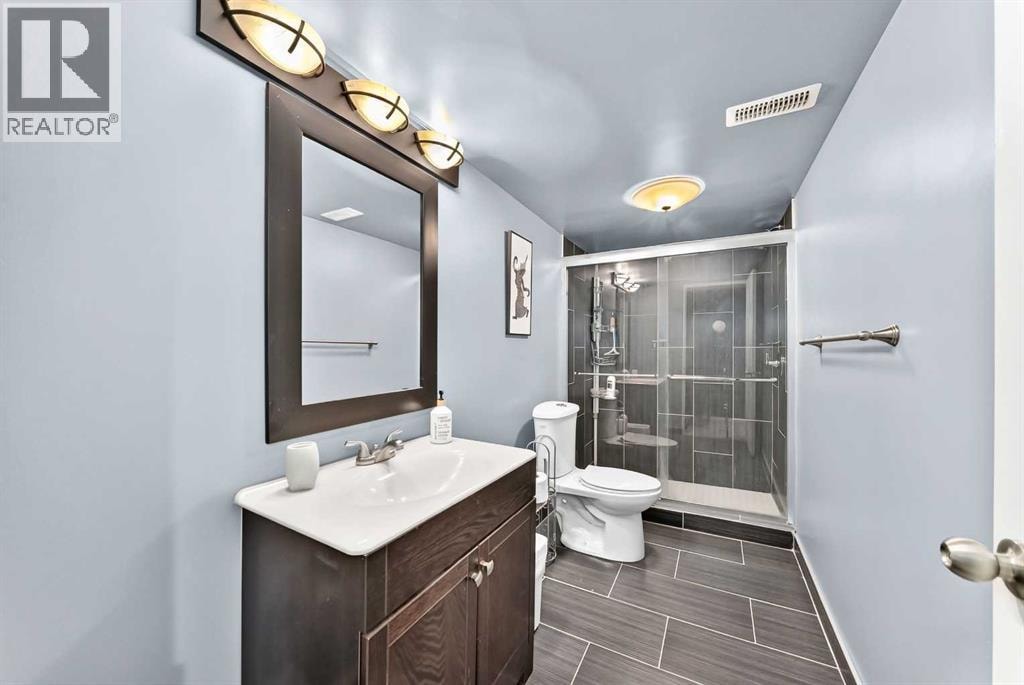 24 Brightonstone Gardens SE — photo 31