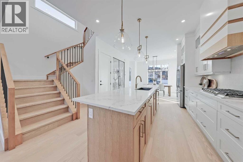 3538 43 Street SW — photo 13