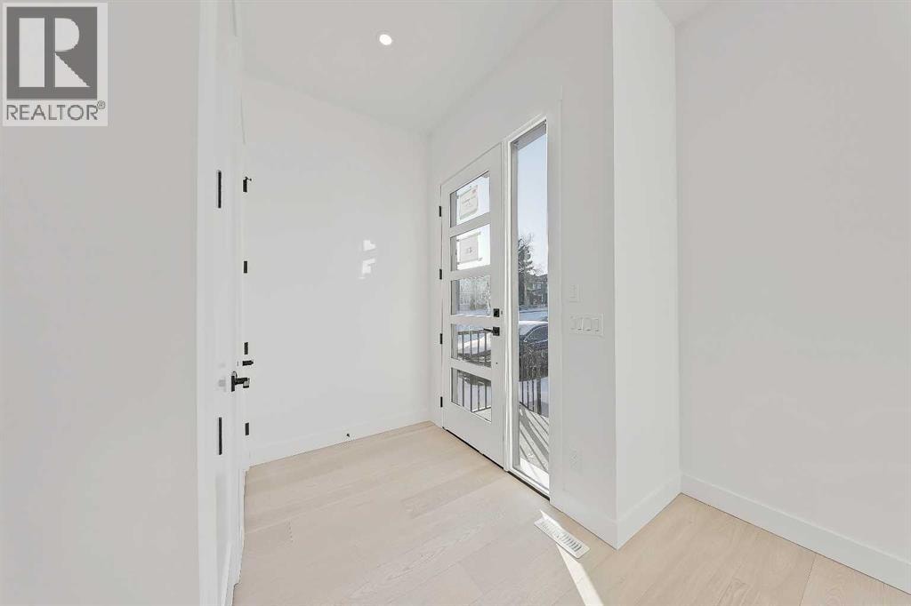3538 43 Street SW — photo 2