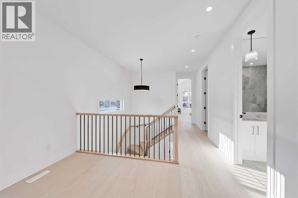 3538 43 Street SW — photo 21